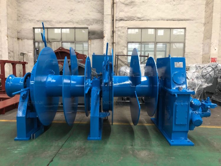 hydraulic mooring winch